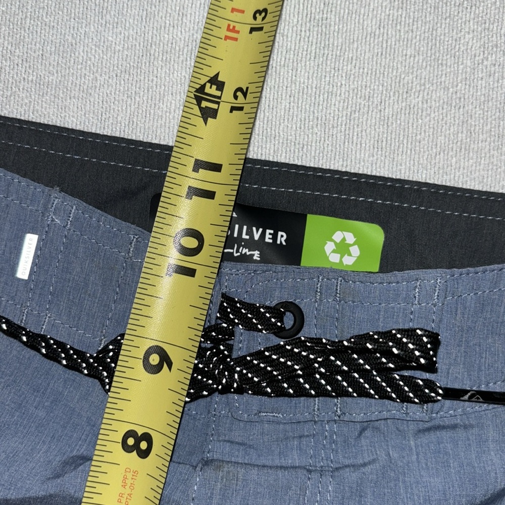 Quicksilver men’s blue and teal board shorts size 29 - Picture 6 of 9